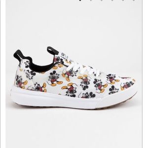 DISNEY x Vans Mickey Sneakers
